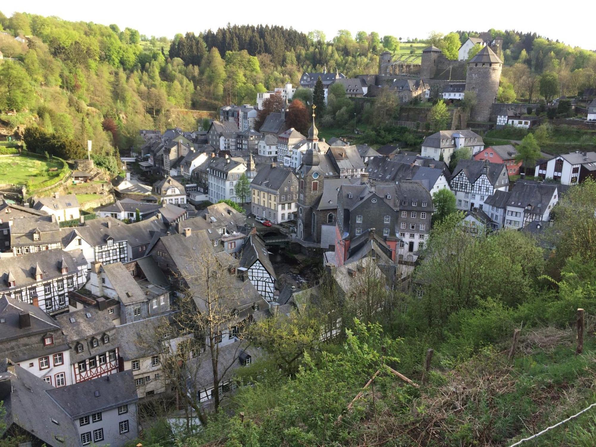 Apartment Am Fluss Im Haus An Der Rur Monschau Eksteriør bilde